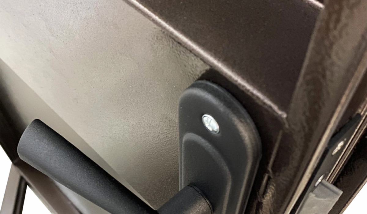 Применение технологий изоляции входных дверей в аграрных постройках.