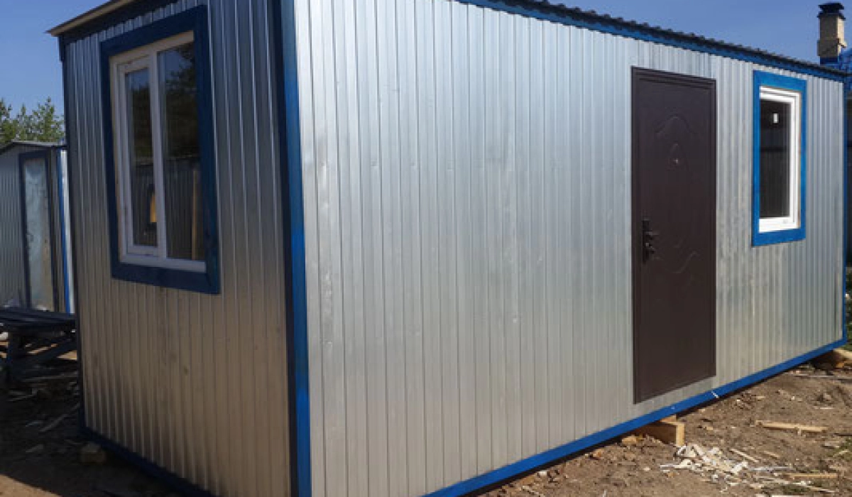 Современные строительные бытовки в Екатеринбурге: возможности для заказа