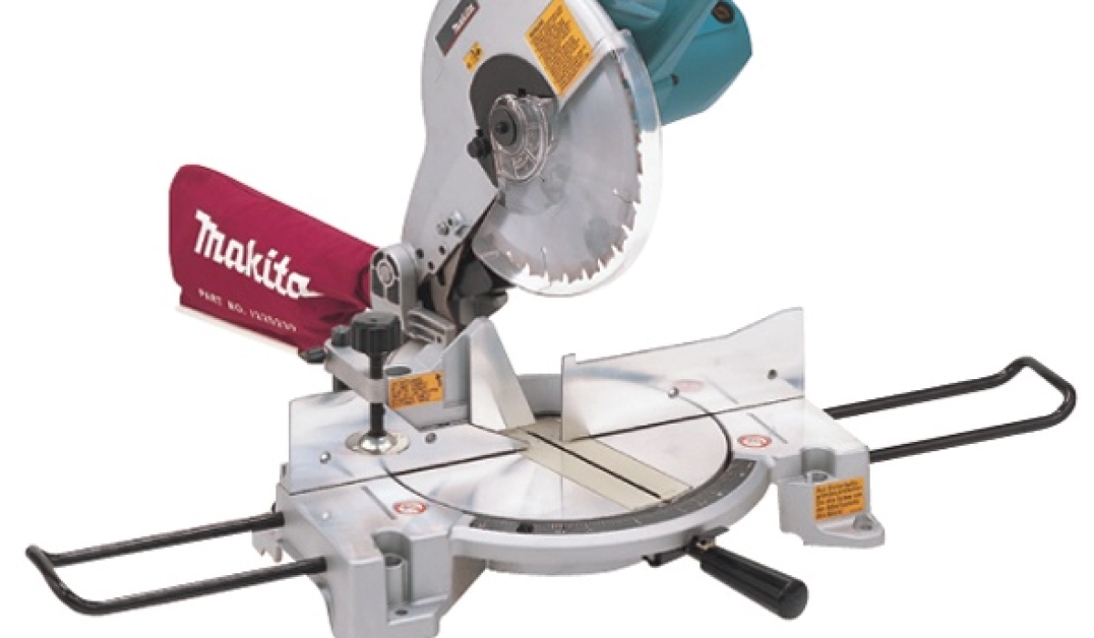 Торцовочная пила или болгарка – что выбрать