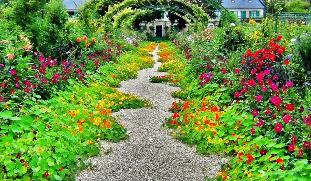 Сад и его убранство