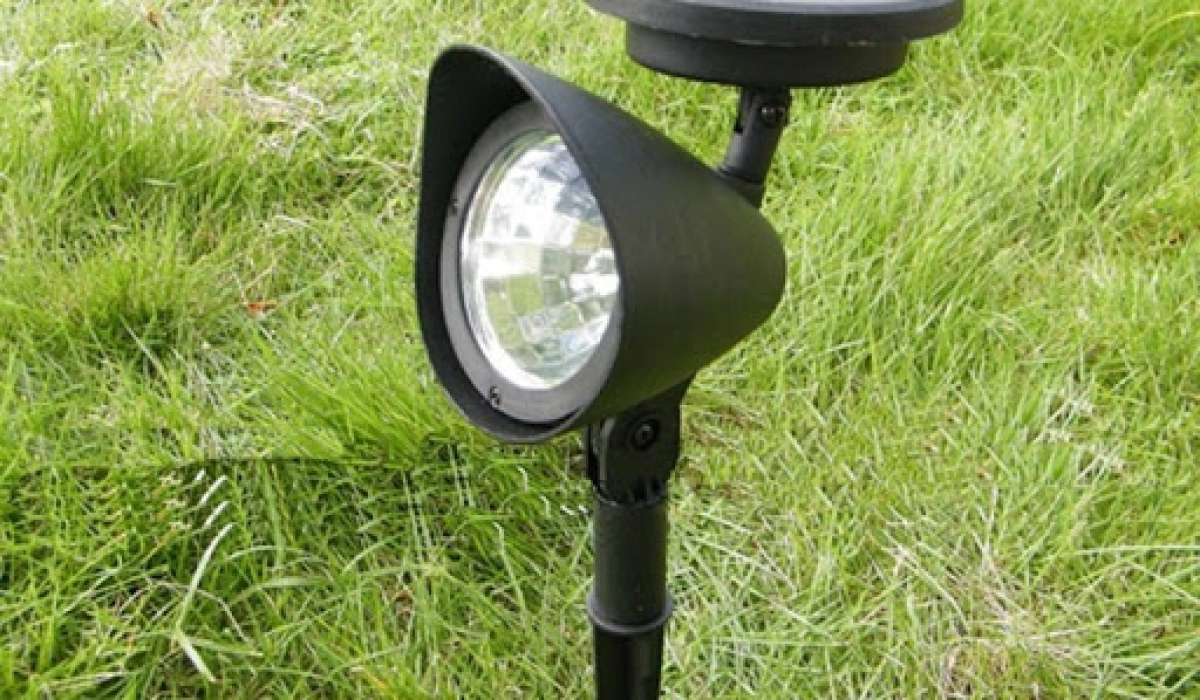 Преимущества покупки светильников на солнечных батареях