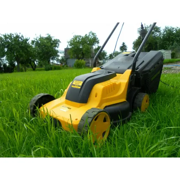 Основные отличия бензиновых газонокосилок от электрических