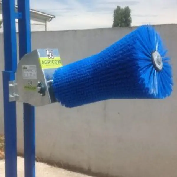 Выбор чесалки для коров