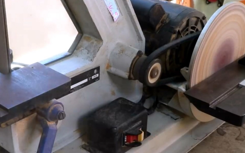 Разбегаются глаза от типов шлифовальных станков? Расскажем, как выбрать лучший Разбегаются глаза от типов шлифовальных станков? Расскажем, как выбрать лучший